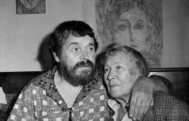 Странный союз русского Ван Гога Зверева и вдовы поэта: И 40 лет разницы в возрасте не помеха для счастья