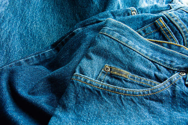 Дизайнер Ярмольник: широкие джинсы будут в моде летом 2024 года
