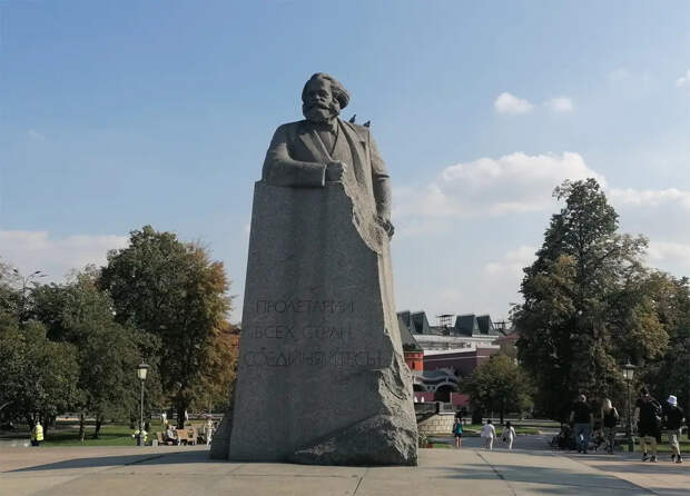 Швейцарский обозреватель заявил, что в западные страны приходит социализм