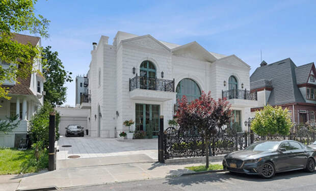 Дом, который построил скромный стоматолог родом из СССР