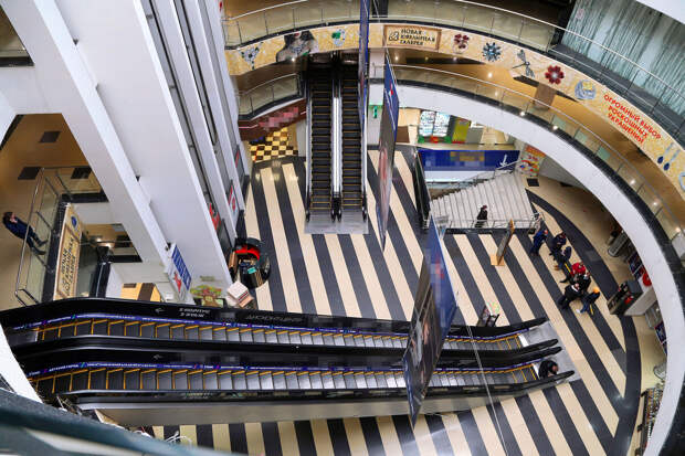 "Ъ": посещаемость средних и крупных ТЦ в России снизилась на 2%