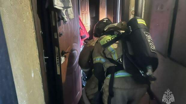 Пожар в Бийске / Фото: пресс-служба ГУ МЧС России по Алтайскому краю