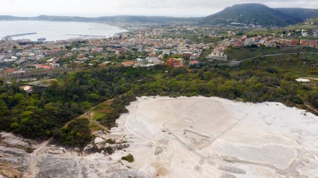 Раскрыт механизм «дыхания» супервулкана под Неаполем