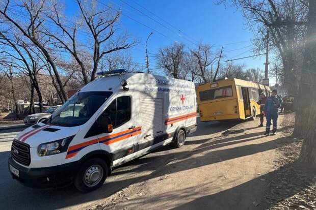 В Екатеринбурге иномарка въехала в толпу пешеходов