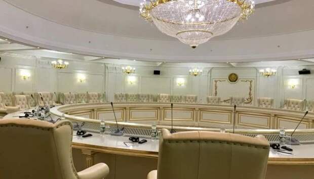 Представителям Киева на Минских переговорах запрещено читать документы ЛДНР... и тем более их обсуждать!
