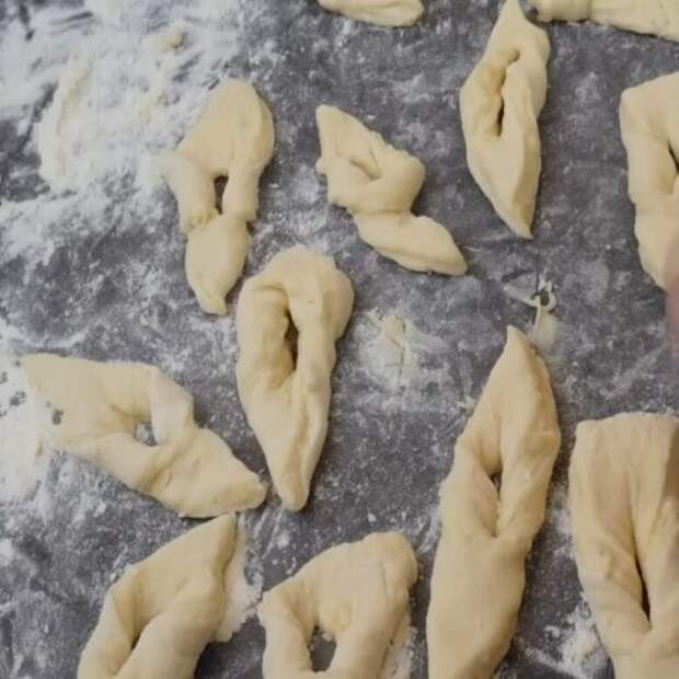 Хворост по маминому рецепту из 70-х. Доступный рецепт проверенный временем: пальчики оближешь!