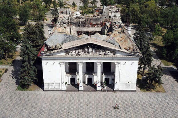 В Мариуполе торжественно открыли русский драмтеатр, восстановленный после взрыва