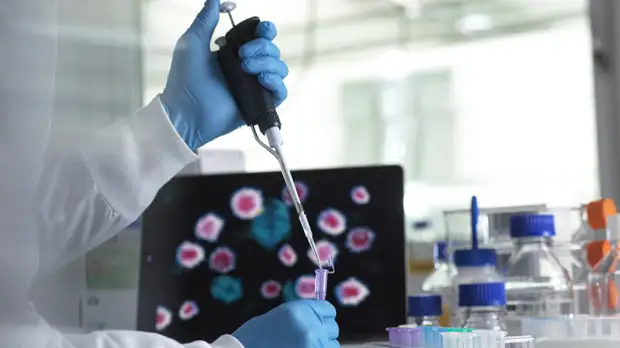 Вирусолог Ларичев рассказал о росте числа заболевших COVID-19 в России