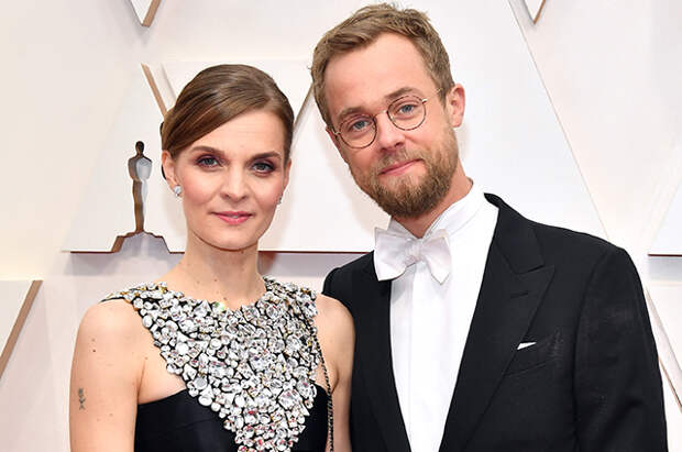 Оскар-2020: Хильдур Гуднадоуттир и Сэм Слэйтер на красной дорожке