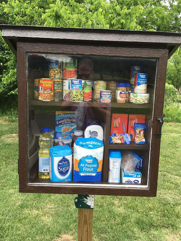 free-little-pantry-feed-homeless-poor-jessica-mcclard-1