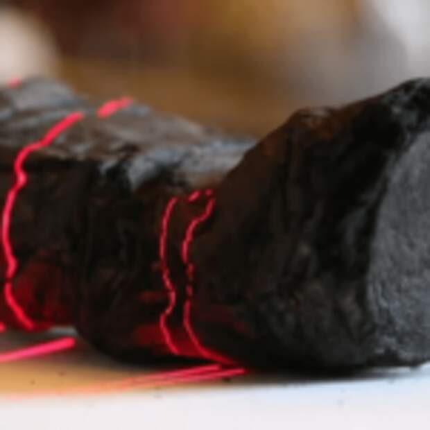 Текст древнего обугленного свитка удалось расшифровать при помощи ИИ