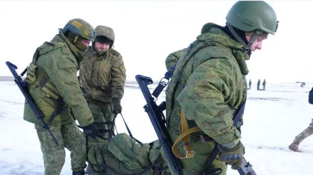 Эксперт: Россия может платить своим контрактникам в два раза больше