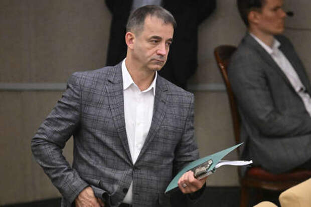 Актер Дмитрий Певцов назвал распространенные схемы мошенников