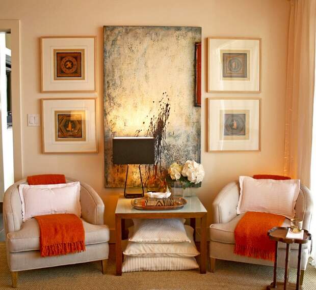 Создать теплую и уютную обстановки в комнате возможно при использовании минимума осенних оттенков в декоре.