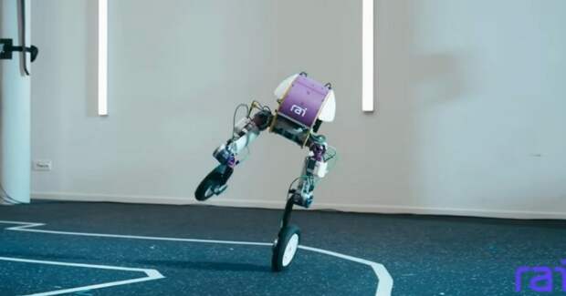 Roadrunner: двуногий колесный робот, который сел на одно колесо и поехал как велосипед