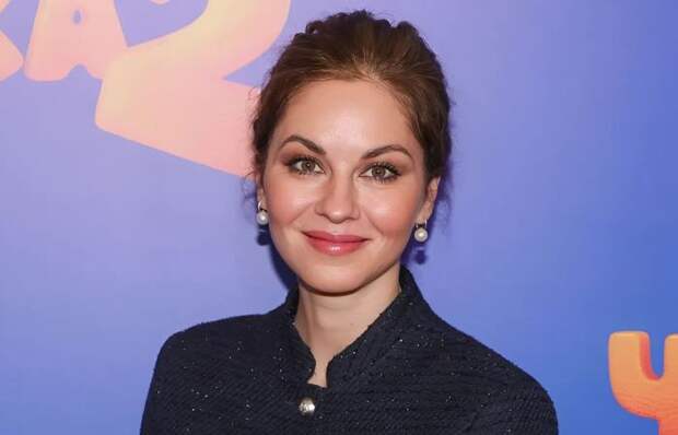 «С фамилией Коняшкина актрисы не бывает»: 40-летняя звезда, за плечами которой 80 ролей, пережила травлю в театре, но теперь скрывает свою личную жизнь со словами «Я не имею права»