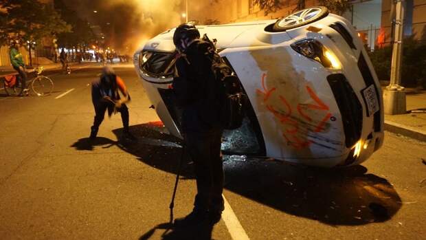 В США леваки тайно финансировали Ку-клукс-клан. Зачем им это было нужно