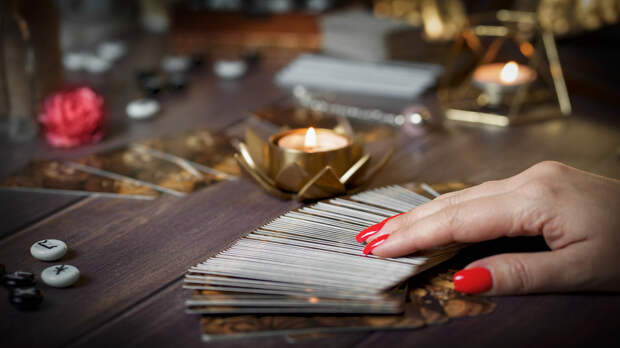 Священник Береговой пояснил, почему суеверия и гадания — грех