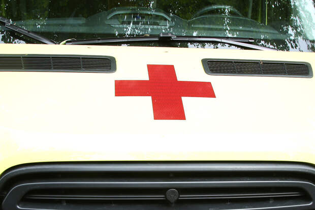 Женщина и ребенок пострадали при падении дрона на небоскреб в Абу-Даби