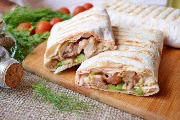 Домашняя шаурма с грибами и курицей. \ Фото: qadin.net.