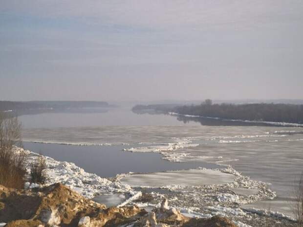 В Касимове на Оке начался ледоход