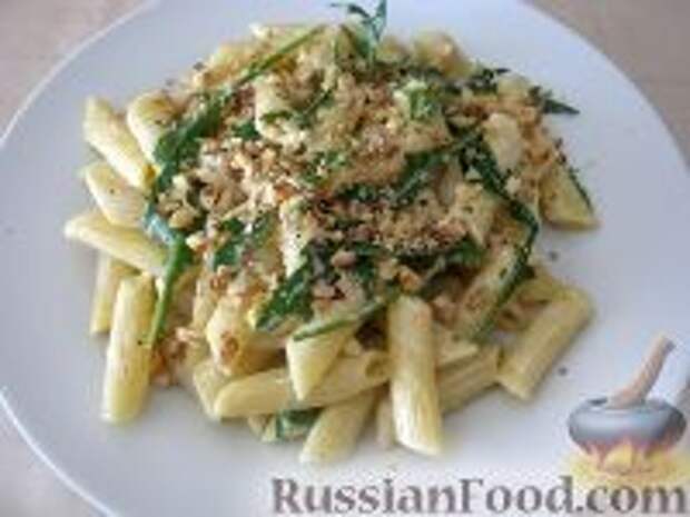 Фото к рецепту: Паста (макароны) с сыром и рукколой