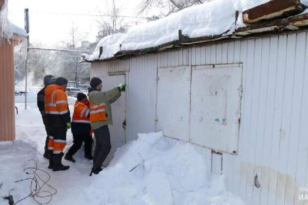 В Котовске сносят незаконные нестационарные торговые объекты