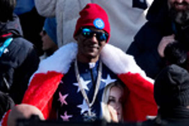 Рэпер Снуп Догг в качестве почетного тренера американской сборной / Фото: Michael Kappeler / dpa/picture-alliance