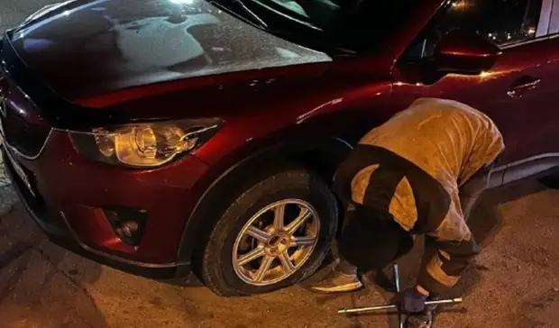 В столице Дальнего Востока работает самый добрый шиномонтажник в мире