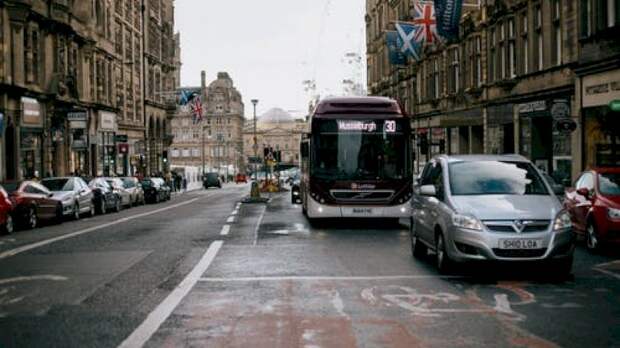 Западные страны начали эвакуировать своих дипломатов с Украины