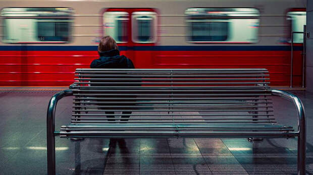 В метро Варшавы начали создавать склады с запасами на случай войны