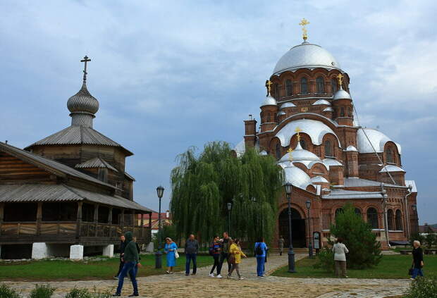 На острове-буяне