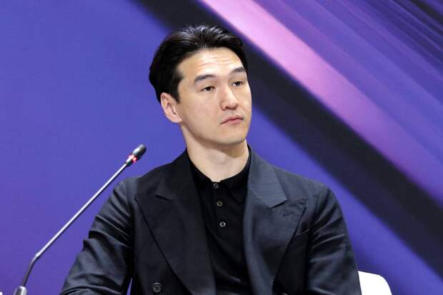 Комику Нурлану Сабурову запретили въезд в Россию на 50 лет. В стране у него осталось имущество на 160 миллионов рублей