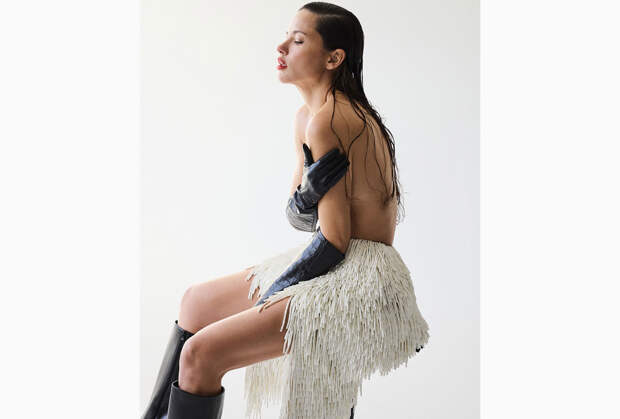 44-летняя Адриана Лима снялась топлес для журнала