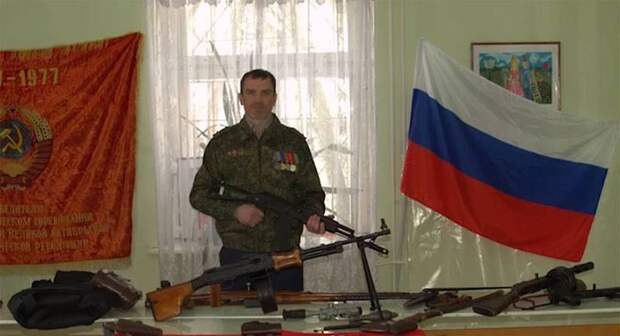 На ветерана войны в Чечне либеральная тусовка «накинулась» за уроки мужества в школах