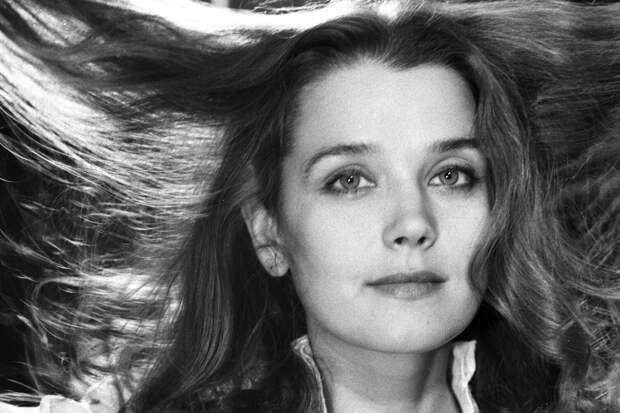 Путин поздравил с юбилеем актрису Алферову