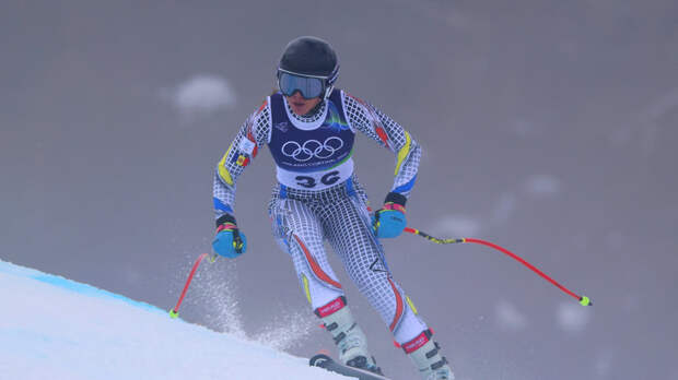 Ещё один вертолёт забрал горнолыжницу после страшного падения