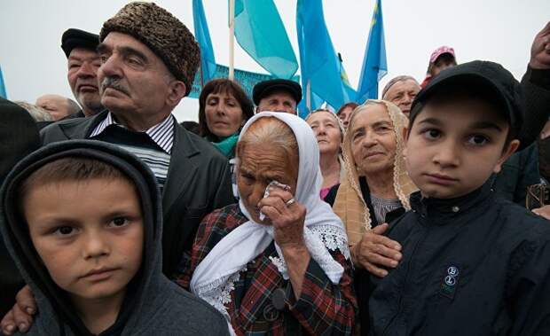 Крымские татары на митинге, посвященном семидесятилетию депортации, в Симферополе