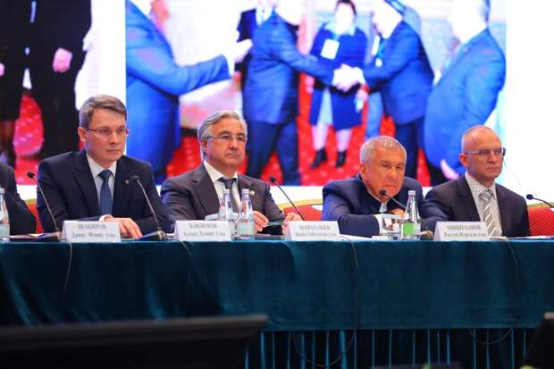 XIV Бөтенроссия татар авыллары эшмәкәрләре җыенының пленар утырышы узды