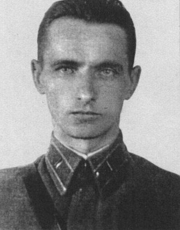 Владимир Владимирович Гиль после своего перехода к партизанам был даже награжден орденом Красной Звезды.
