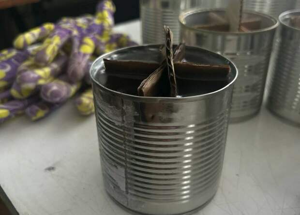 В заинской школе изготовили окопные свечи для бойцов СВО