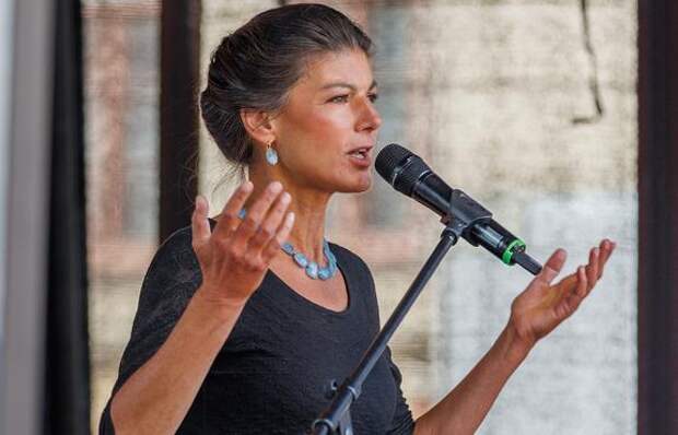 Вагенкнехт: Германия может столкнуться с принудительной мобилизацией