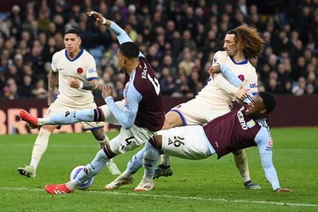 Стал известен фаворит матча между «Челси» и «Астон Виллой»