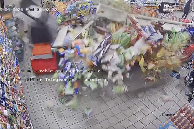 В США грабители в масках похитили банкомат, но потеряли его, уходя от погони