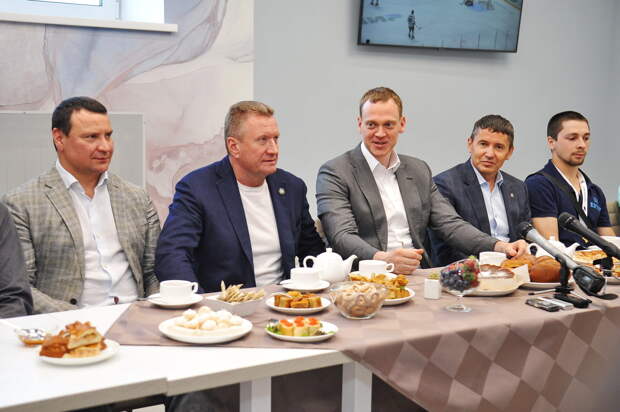 Губернатор области Павел Малков встретился с рязанскими финалистами фестиваля Ночной Хоккейной Лиги