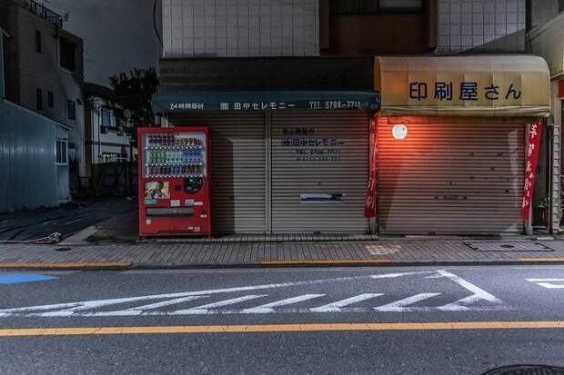 Фотограф запечатлел удивительно тихий ночной Токио