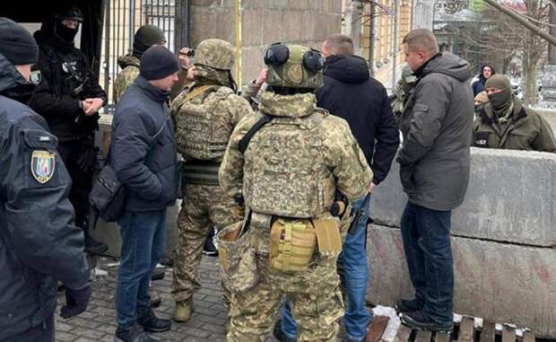 За сутки до встречи во Флориде Трамп взял в заложники любимых кнопкодавов Зеленского