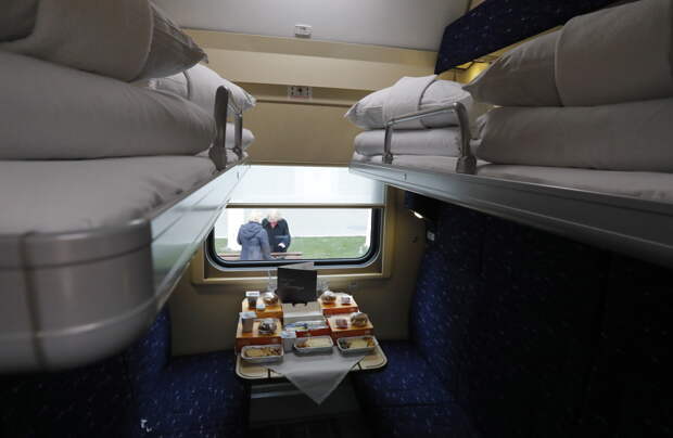 Тревел-блогерша призвала россиян отказаться от пяти продуктов в поездах