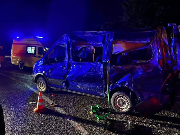 На Кубани случилось жесткое ДТП с фурой: есть жертвы и пострадавшие