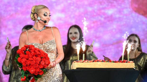 «Я была растрогана до слез»: как мама и дочь поздравили Волочкову с 50-летием